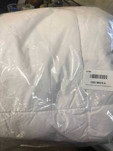 Light Warmth White King Goose Down Comforter, C2S1-K-WHITE, NEW