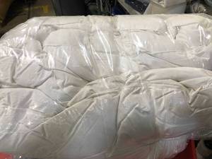 Pillowtop 5 in. Queen Down Featherbed Mattress Topper, FA32-Q-WHITE, NEW