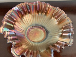 lot 14 image: Vintage Carnival Glass Brides Basket Bowl