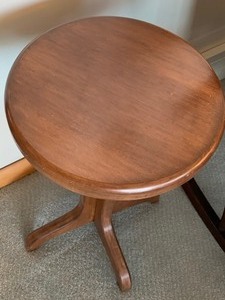 lot 32 image: Petite Wooden Accent Table