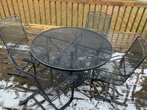 lot 50 image: Round Metal Patio Set Umbrella and Four Chairs