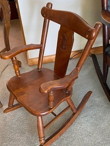 lot 45 image: Childs Rocking Chair w an Adorable Bear Figurine