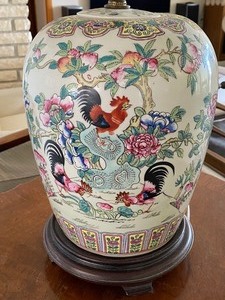 lot 41 image: Asian Inspired Ceramic Lamp