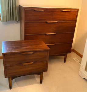 lot 117 image: Mid Century Modern Bedroom SetFurniture