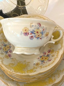 lot 69 image: China Dish Set by Seltmann Weiden and more