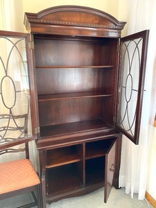 lot 67 image: Beautiful Antique Mahogany  Display Cabinet