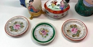 lot 60 image: Wonderful Asian Inspired Decor