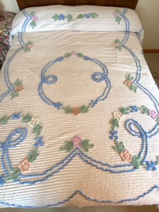 lot 122 image: Two Vintage Chenille Bedspreads