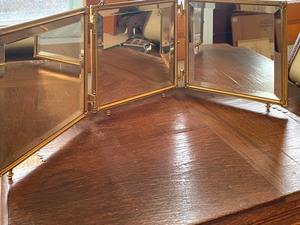 lot 131 image: Vintage Three Pane Decorative Mirror