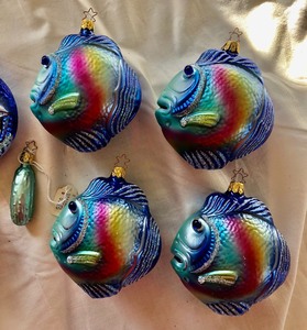lot 183 image: Lot of Shimmery Christmas Ornaments