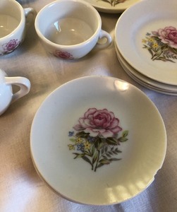 lot 188 image: Rose Themed Mini Tea Set