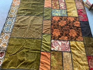 lot 220 image: Handmade Vintage Coverlet