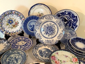 lot 228 image: Lot of Vintage Decorative  Plates