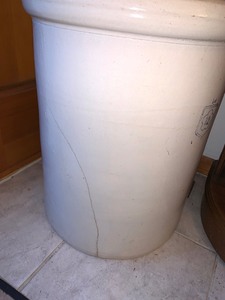 lot 236 image: 12 Gallon Crock