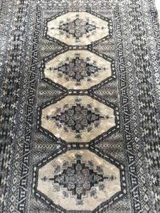 lot 251 image: Vintage Throw Rug
