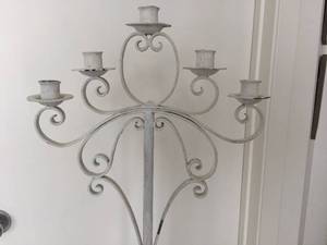 lot 265 image: Vintage Iron Candle Floor Stand