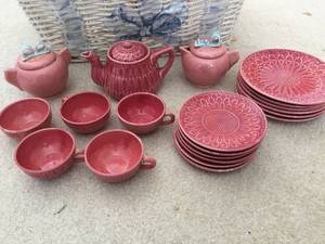 lot 298 image: Mauve Plates, Teapots & Wicker Basket