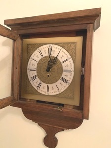 lot 318 image: Vintage Wall Clock