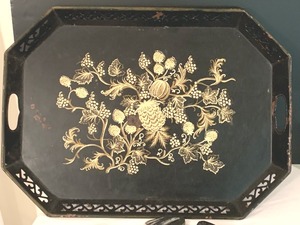 lot 327 image: Fun Vintage Items