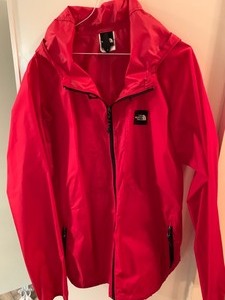 lot 329 image: Two Mens WindRain Jackets- North Face & Royal Robbins