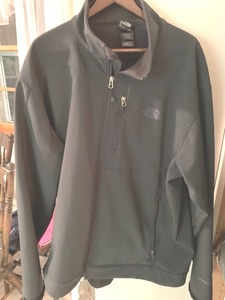 lot 328 image: Mens North Face Black Zip Up