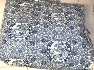 lot 353 image: Ralph Lauren Comforter - King Size