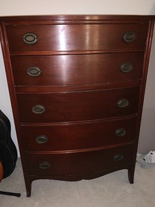 lot 358 image: Mahogany Chest of Drawers