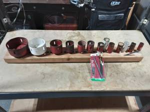 lot 2 image: Large Set Of Hole Saws 78-4