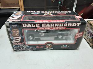 lot 17 image: Dale Earnhardt Suburban Collector Truck