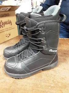 lot 49 image: Arctic Edge Snowboard Boots Size 10 Mens