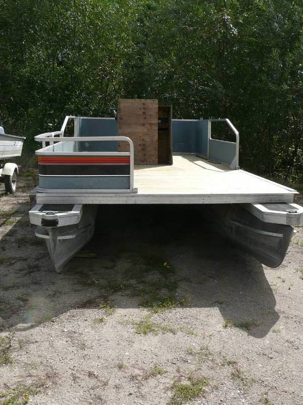 1999 Bass Tracker Pontoon & Boat Motor
