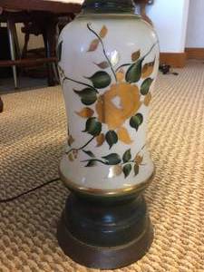 lot 28 image: Floral Table Lamp