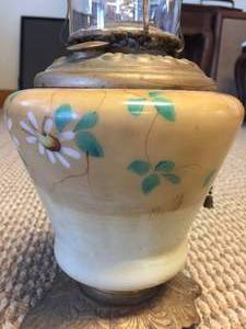 lot 31 image: Vintage Table Lamp