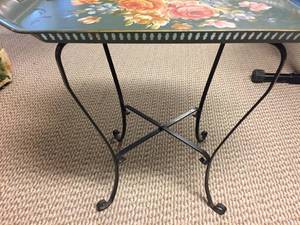 lot 48 image: Retro Hand Painted TV Tray Type Table