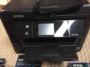 lot 84 image: Epson Printer w Accessories