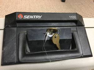lot 85 image: Sentry Safe
