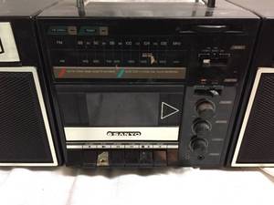 lot 212 image: Sanyo AMFMCassette Player