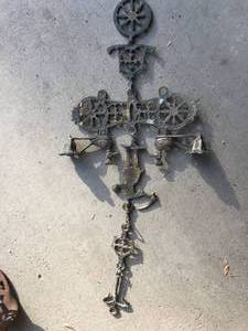 lot 260 image: Metal Deco Lot