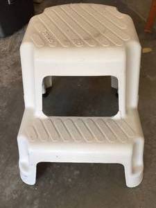 lot 294 image: Costco Step Stool