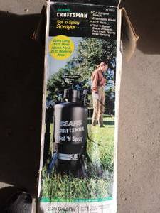 lot 314 image: Craftsman Set and Spray Lawn Sprayer