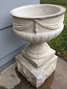 lot 345 image: Pair of Concrete Planters on Concrete Stands