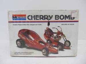 lot 42 image: NOS Vintage Monogram CHERRY BOMB Show Rod Chopper & Trailer