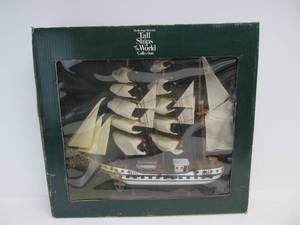 lot 63 image: New In Box LARGE Heritage Mint Tall Ships of The World Collection - Simon Bolivar