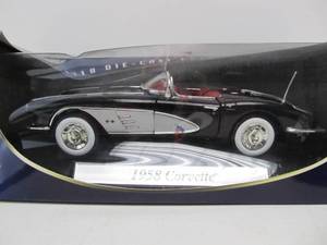 lot 65 image: New In Box Motor Max 1958 Corvette