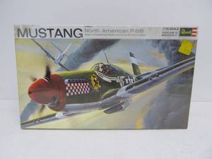 lot 72 image: NOS Vintage Revell North American P-51B Mustang