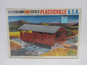 lot 77 image: NOS Vintage Plasticville O-S Gauge Covered Bridge
