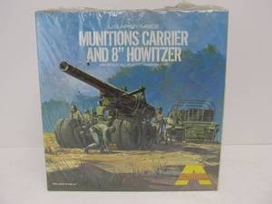 lot 86 image: NOS Vintage Aurora US Army Munitions Carrier & Howitzer Cannon