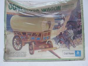lot 98 image: NOS Vintage Western Wooden Craft Master Conestoga Wagon