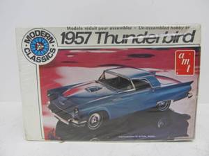 lot 2 image: Vintage NOS - AMT 1957 Thunderbird
