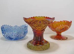 lot 12 image: 3 Pieces of Vintage Carnival Glass